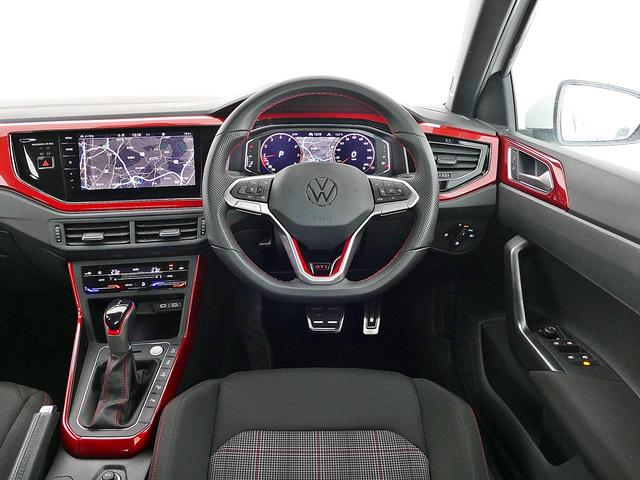 ポロＧＴＩ ベースグレード　メーカー直営認定中古車　１オーナ　禁煙車　純正ナビ　デジタルコックピット　ブルートゥース接続カープレイアンドロイドオート対応　スマートキースペア有　ＬＥＤライト（16枚目）