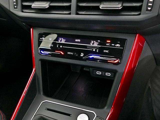 ポロＧＴＩ ベースグレード　メーカー直営認定中古車　１オーナ　禁煙車　純正ナビ　デジタルコックピット　ブルートゥース接続カープレイアンドロイドオート対応　スマートキースペア有　ＬＥＤライト（21枚目）