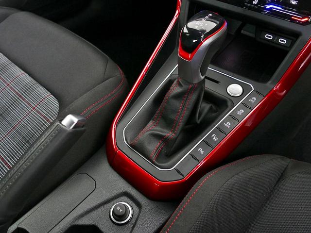 ポロＧＴＩ ベースグレード　メーカー直営認定中古車　１オーナ　禁煙車　純正ナビ　デジタルコックピット　ブルートゥース接続カープレイアンドロイドオート対応　スマートキースペア有　ＬＥＤライト（22枚目）