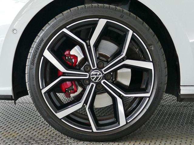 ポロＧＴＩ ベースグレード　メーカー直営認定中古車　１オーナ　禁煙車　純正ナビ　デジタルコックピット　ブルートゥース接続カープレイアンドロイドオート対応　スマートキースペア有　ＬＥＤライト（42枚目）