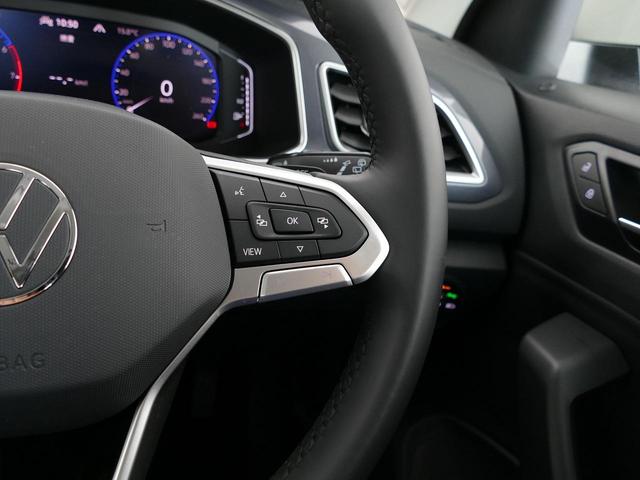 Ｔ－ロック ＴＳＩ　スタイル　メーカー直営認定中古車　１オーナ　ＬＥＤライト　純正ナビ　ブルートゥース通信　カープレイアンドロイドオート対応　スマートキースペア有　前車追従アダプティブクルーズ　ＥＴＣバックカメラ　リヤオートゲート（18枚目）