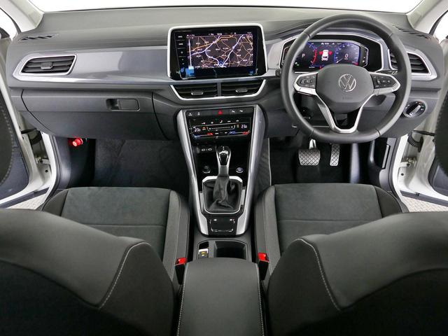 Ｔ－ロック ＴＳＩ　スタイル　メーカー直営認定中古車　１オーナ　ＬＥＤライト　純正ナビ　ブルートゥース通信　カープレイアンドロイドオート対応　スマートキースペア有　前車追従アダプティブクルーズ　ＥＴＣバックカメラ　リヤオートゲート（26枚目）