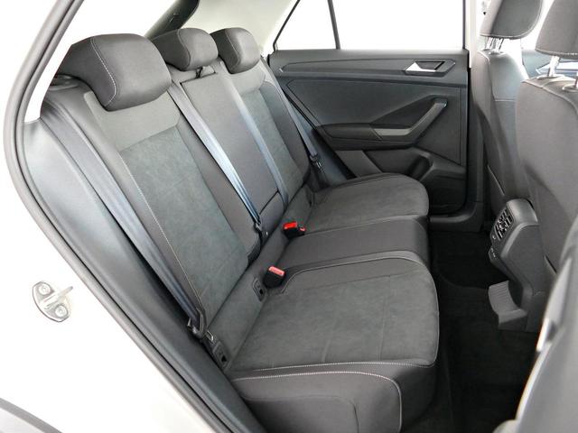 Ｔ－ロック ＴＳＩ　スタイル　メーカー直営認定中古車　１オーナ　ＬＥＤライト　純正ナビ　ブルートゥース通信　カープレイアンドロイドオート対応　スマートキースペア有　前車追従アダプティブクルーズ　ＥＴＣバックカメラ　リヤオートゲート（28枚目）