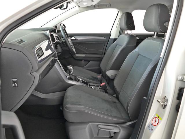 Ｔ－ロック ＴＳＩ　スタイル　メーカー直営認定中古車　１オーナ　ＬＥＤライト　純正ナビ　ブルートゥース通信　カープレイアンドロイドオート対応　スマートキースペア有　前車追従アダプティブクルーズ　ＥＴＣバックカメラ　リヤオートゲート（29枚目）