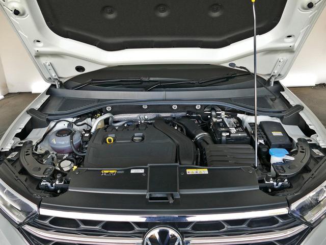 Ｔ－ロック ＴＳＩ　スタイル　メーカー直営認定中古車　１オーナ　ＬＥＤライト　純正ナビ　ブルートゥース通信　カープレイアンドロイドオート対応　スマートキースペア有　前車追従アダプティブクルーズ　ＥＴＣバックカメラ　リヤオートゲート（32枚目）