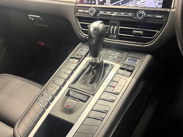 マカン マカン スポーツクロノパッケージ ・PASM・パワーステアリングプラス・19インチMacanSportホイール・シートヒーター・ポルシェエントリー&ドライブ・スポーツデザインドアミラー・14wayパワーシート(35枚目)