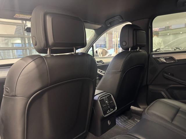 マカン マカン スポーツクロノパッケージ ・PASM・パワーステアリングプラス・19インチMacanSportホイール・シートヒーター・ポルシェエントリー&ドライブ・スポーツデザインドアミラー・14wayパワーシート(46枚目)