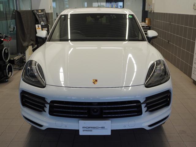 カイエン ベースグレード　１オーナー・２０インチＣａｙｅｎｎｅデザインホイール・シートヒーター・シートヒーター・自動防眩ミラー・ＣＤ／ＤＶＤチェンジャー・パワーステアリングプラス・プライバシーガラス（3枚目）