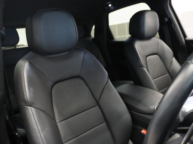カイエン ベースグレード　１オーナー・２０インチＣａｙｅｎｎｅデザインホイール・シートヒーター・シートヒーター・自動防眩ミラー・ＣＤ／ＤＶＤチェンジャー・パワーステアリングプラス・プライバシーガラス（13枚目）
