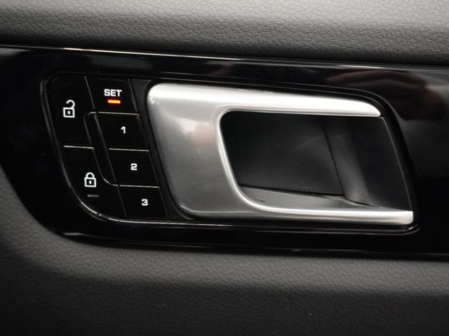 カイエン ベースグレード　１オーナー・２０インチＣａｙｅｎｎｅデザインホイール・シートヒーター・シートヒーター・自動防眩ミラー・ＣＤ／ＤＶＤチェンジャー・パワーステアリングプラス・プライバシーガラス（33枚目）