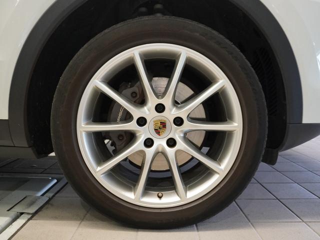 カイエン ベースグレード　１オーナー・２０インチＣａｙｅｎｎｅデザインホイール・シートヒーター・シートヒーター・自動防眩ミラー・ＣＤ／ＤＶＤチェンジャー・パワーステアリングプラス・プライバシーガラス（43枚目）