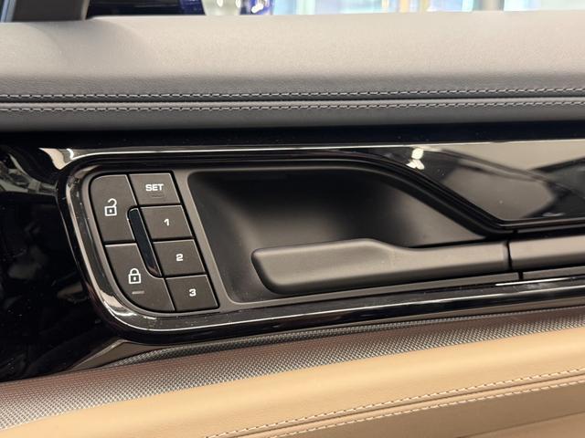 パナメーラ ベースグレード 1オーナー・スポーツクロノパッケージ・パノラマ ルーフシステム・20インチAW・マッサージ機能(フロント)シートベンチレーション(フロント)・シートヒーター(リア)・断熱遮音ガラス(18枚目)