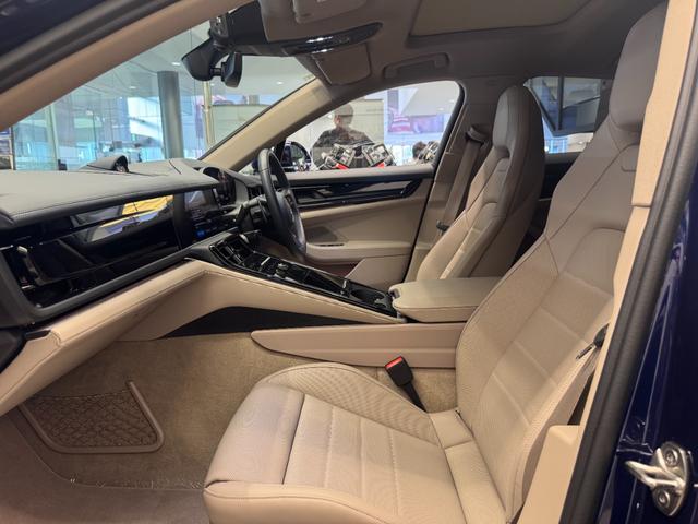 パナメーラ ベースグレード 1オーナー・スポーツクロノパッケージ・パノラマ ルーフシステム・20インチAW・マッサージ機能(フロント)シートベンチレーション(フロント)・シートヒーター(リア)・断熱遮音ガラス(20枚目)