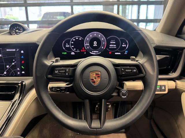 パナメーラ ベースグレード 1オーナー・スポーツクロノパッケージ・パノラマ ルーフシステム・20インチAW・マッサージ機能(フロント)シートベンチレーション(フロント)・シートヒーター(リア)・断熱遮音ガラス(22枚目)