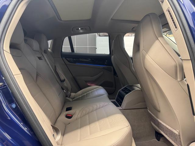 パナメーラ ベースグレード 1オーナー・スポーツクロノパッケージ・パノラマ ルーフシステム・20インチAW・マッサージ機能(フロント)シートベンチレーション(フロント)・シートヒーター(リア)・断熱遮音ガラス(43枚目)