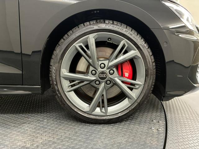 １８インチ純正アルミホイール装着！