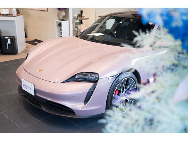 パナメーラ ＧＴＳ　リアアクスルステア　マットカーボンインテリア　ＨＤマトリクスＬＥＤヘッドライト　２１インチホイール　スポーツデザインフロントエプロン　ナイトビューアシスト　ソフトクローズドア（56枚目）