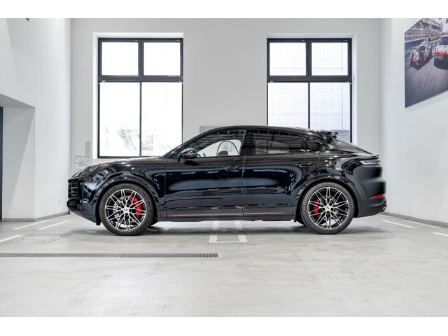 カイエンクーペ カイエンS クーペ リアアクスルステア スポーツエグゾースト PASMアダプティブエアサス LEDマトリクスヘッドライト BOSEサラウンド ソフトクローズドア アクティブレーンキープ アダプティブスポーツシート(2枚目)