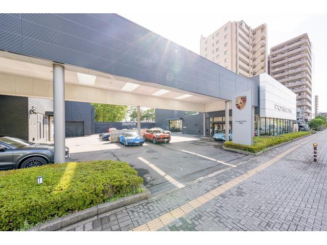 敷地内にお客様専用駐車場をご用意しております。