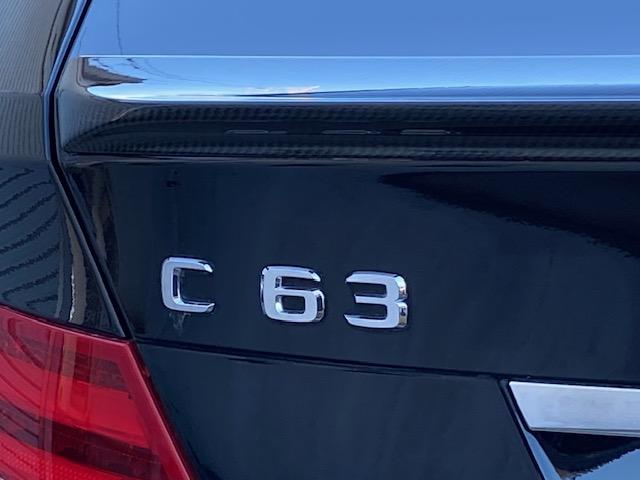 Ｃクラス Ｃ６３　ＡＭＧクーペ　Ｃ６３　ＡＭＧクーペ　パフォーマンスパッケージ　ＡＭＧマットブラック１９インチアルミ　アルカンターラコンビステアリング　カーボンリアスポイラー　レッドブレーキキャリパー　ナビ　地デジ（10枚目）