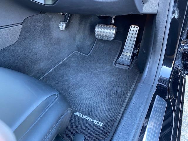 Ｃクラス Ｃ６３　ＡＭＧクーペ　Ｃ６３　ＡＭＧクーペ　パフォーマンスパッケージ　ＡＭＧマットブラック１９インチアルミ　アルカンターラコンビステアリング　カーボンリアスポイラー　レッドブレーキキャリパー　ナビ　地デジ（28枚目）