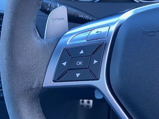 Ｃクラス Ｃ６３　ＡＭＧクーペ　Ｃ６３　ＡＭＧクーペ　パフォーマンスパッケージ　ＡＭＧマットブラック１９インチアルミ　アルカンターラコンビステアリング　カーボンリアスポイラー　レッドブレーキキャリパー　ナビ　地デジ（35枚目）