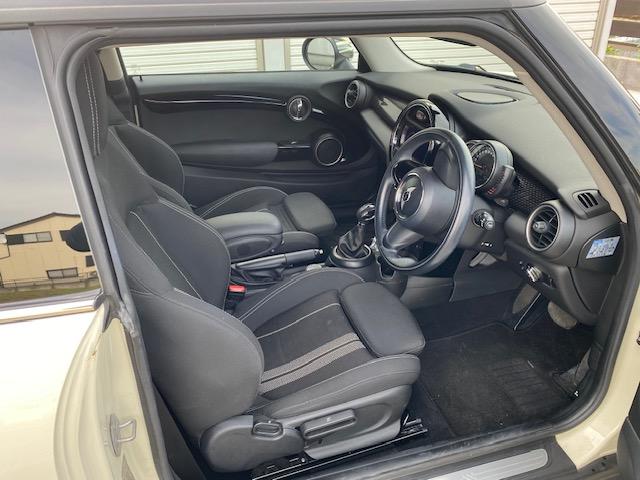 MINI クーパーS ホワイト/ブラックツートン 純正HDDナビ バックカメラ 地デジチューナー 純正16インチアルミホイール ドラレコ前後(12枚目)