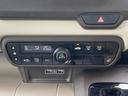 オートエアコンで運転席はシートヒーター付きです