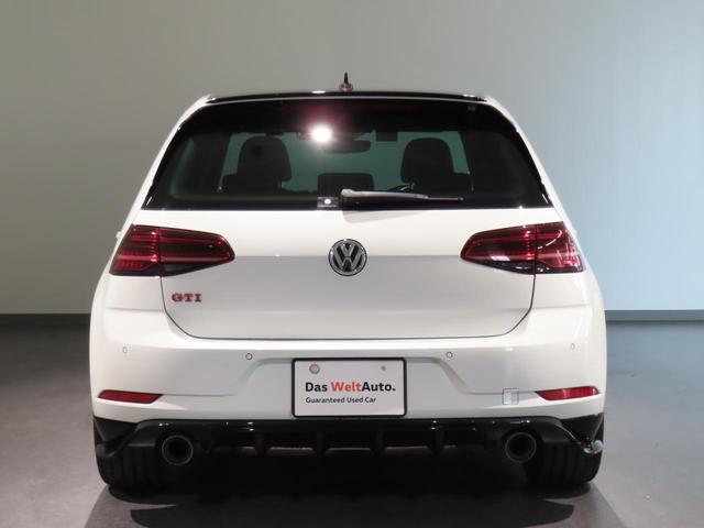 ゴルフＧＴＩ ＴＣＲ　認定中古車　６００台限定車　アクラポビッチマフラー　希少車種　バックカメラ　前後障害物センサー　Ｂｌｕｅｔｏｏｔｈ接続　ＴＣＲ専用シート　オートクルーズコントロール　禁煙車　ＬＥＤヘッドライト（5枚目）