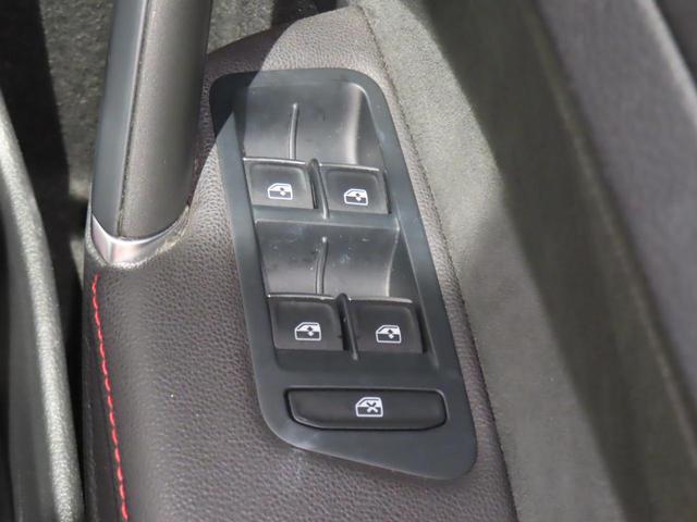 ゴルフＧＴＩ ＴＣＲ　認定中古車　６００台限定車　アクラポビッチマフラー　希少車種　バックカメラ　前後障害物センサー　Ｂｌｕｅｔｏｏｔｈ接続　ＴＣＲ専用シート　オートクルーズコントロール　禁煙車　ＬＥＤヘッドライト（26枚目）