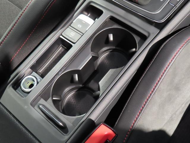 ゴルフＧＴＩ ＴＣＲ　認定中古車　６００台限定車　アクラポビッチマフラー　希少車種　バックカメラ　前後障害物センサー　Ｂｌｕｅｔｏｏｔｈ接続　ＴＣＲ専用シート　オートクルーズコントロール　禁煙車　ＬＥＤヘッドライト（32枚目）