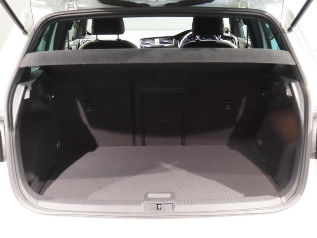 ゴルフＧＴＩ ＴＣＲ　認定中古車　６００台限定車　アクラポビッチマフラー　希少車種　バックカメラ　前後障害物センサー　Ｂｌｕｅｔｏｏｔｈ接続　ＴＣＲ専用シート　オートクルーズコントロール　禁煙車　ＬＥＤヘッドライト（37枚目）