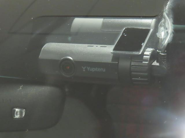 ゴルフＧＴＩ ＴＣＲ　認定中古車　６００台限定車　アクラポビッチマフラー　希少車種　バックカメラ　前後障害物センサー　Ｂｌｕｅｔｏｏｔｈ接続　ＴＣＲ専用シート　オートクルーズコントロール　禁煙車　ＬＥＤヘッドライト（45枚目）