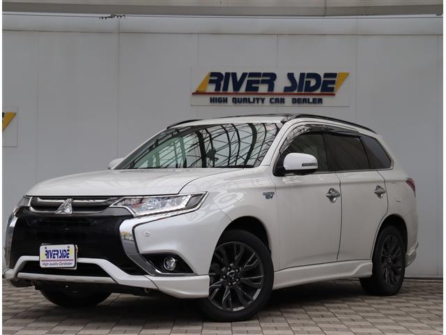 アウトランダーPHEV（三菱）Ｓエディション　サンルーフ　純正ＳＤナビフルセグＤＶＤ再生全方位カメラＢｌｕｅｔｏｏｔｈ接続　レーダークルーズ　　ハーフレザーシートヒーター　ＬＥＤライト　フォグライト　スマートキー　純正１８インチアルミ 中古車画像
