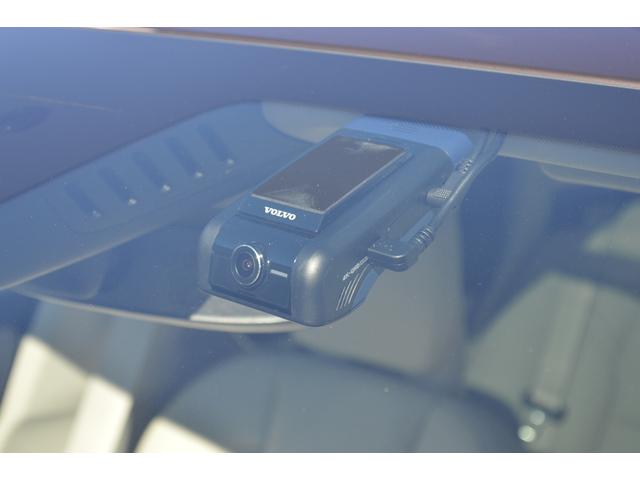 駐車中も録画できる最新の純正ドライブレコーダーを装着