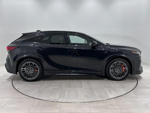 ＲＸ ＲＸ５００ｈ　Ｆスポーツパフォーマンス　Ｆ　ＳＰＯＲＴ　　専用オプション　フルエアロ＆マフラー　ガラスサンルーフ　新車保証　オレンジキャリパー　２１インチアルミホイール　スペアキー　アダプティブクルーズコントロール　ナビ　ＴＶ（6枚目）