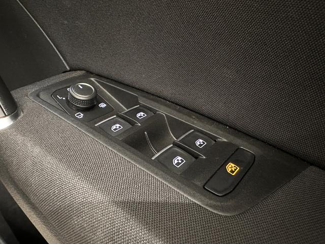 ゴルフトゥーラン ＴＳＩ　ハイライン　純正ナビゲーション　ＴＶ　バックカメラ　アダプティブクルーズコントロール　スペアキー　電動テールゲート　シートヒーター（46枚目）