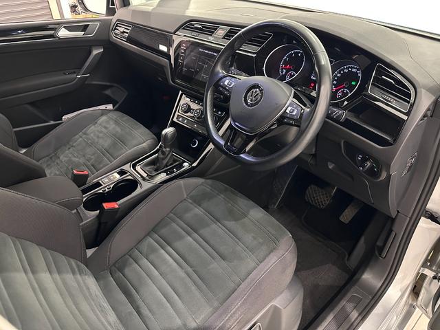 ゴルフトゥーラン TSI ハイライン 車検2027年8月 アダプティブクルーズコントロール 純正ナビゲーション TV バックカメラ 3列シート(2枚目)