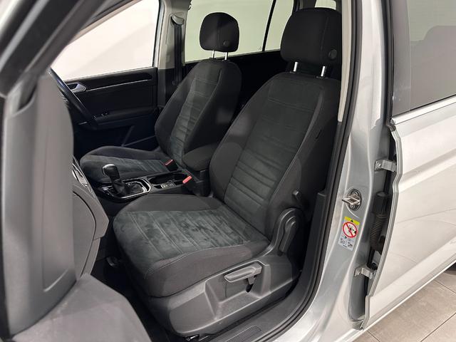 ゴルフトゥーラン TSI ハイライン 車検2027年8月 アダプティブクルーズコントロール 純正ナビゲーション TV バックカメラ 3列シート(12枚目)