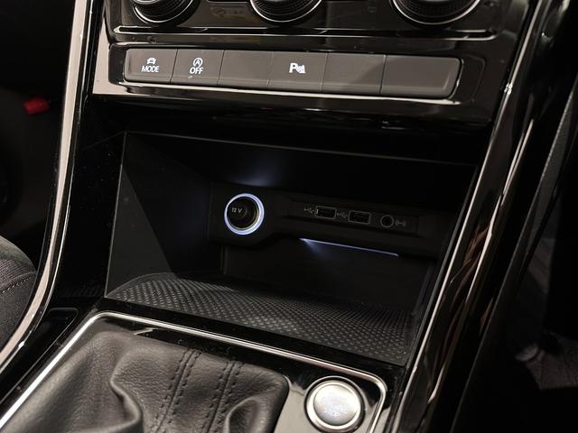 ゴルフトゥーラン TSI ハイライン 車検2027年8月 アダプティブクルーズコントロール 純正ナビゲーション TV バックカメラ 3列シート(31枚目)