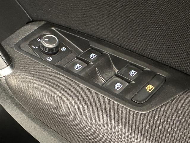 ゴルフトゥーラン TSI ハイライン 車検2027年8月 アダプティブクルーズコントロール 純正ナビゲーション TV バックカメラ 3列シート(47枚目)