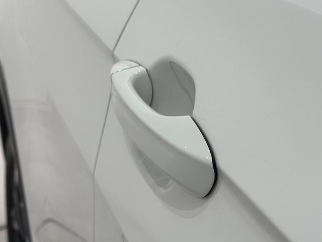 T-クロス TSI 1st 純正ナビゲーション バックカメラ アダプティブクルーズコントロール ブラインドスポット レーンキープアシスト フロントアシスト スペアキー(17枚目)