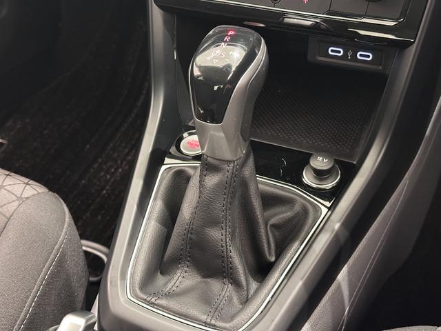 T-クロス TSI 1st 純正ナビゲーション バックカメラ アダプティブクルーズコントロール ブラインドスポット レーンキープアシスト フロントアシスト スペアキー(23枚目)