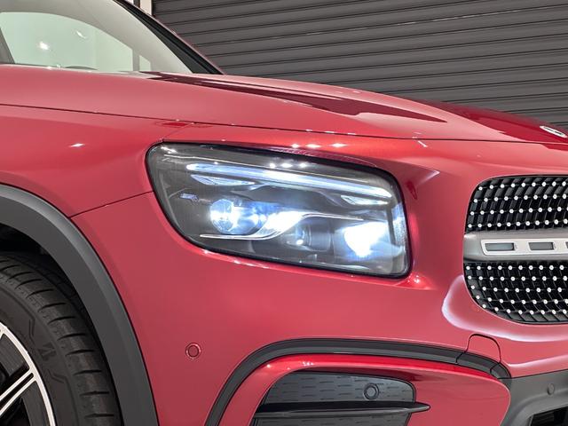 GLB GLB200d 4マチック AMGラインパッケージ 新車保証 レザーシート 全方位カメラ 3列シート アダプティブクルーズコントロール 電動テールゲート スペアキー ブラインドスポット(17枚目)