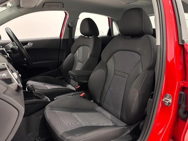 Ａ１スポーツバック １．４ＴＦＳＩシリンダーオンデマンド　スペアキー　純正ナビゲーション　ＴＶ　ＥＴＣ（9枚目）