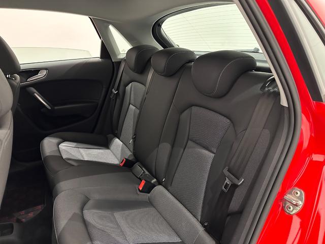 Ａ１スポーツバック １．４ＴＦＳＩシリンダーオンデマンド　スペアキー　純正ナビゲーション　ＴＶ　ＥＴＣ（11枚目）