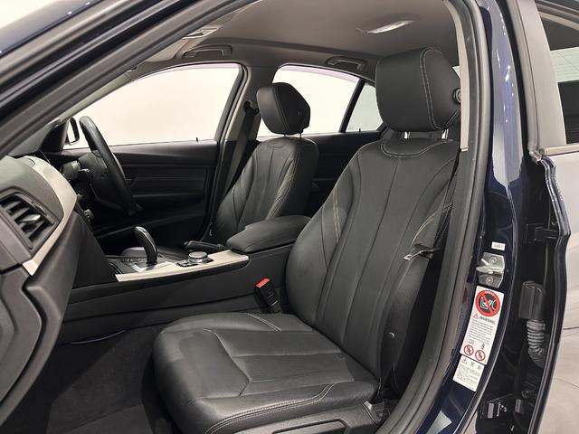 3シリーズ 320i アダプティブクルーズコントロール 社外ブラックレザーシート 純正ナビゲーション TV バックカメラ 走行23200km(9枚目)