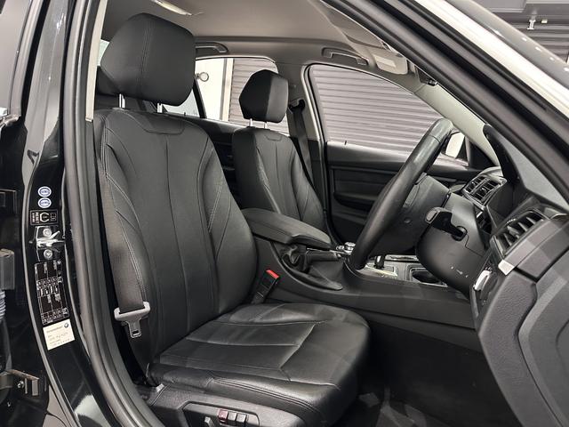 ３シリーズ ３２８ｉラグジュアリー　ワンオーナー　車検２０２７年６月　スペアキー　ブラックレザーシート　シートヒーター　保証書　記録簿　取扱説明書（3枚目）