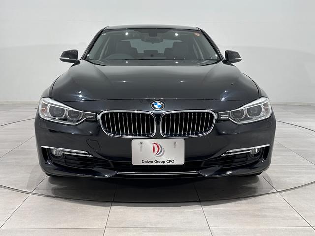 ３シリーズ ３２８ｉラグジュアリー　ワンオーナー　車検２０２７年６月　スペアキー　ブラックレザーシート　シートヒーター　保証書　記録簿　取扱説明書（15枚目）