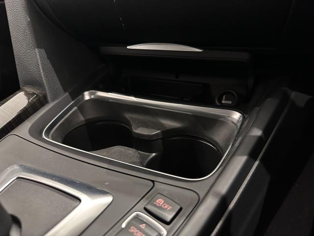 ３シリーズ ３２８ｉラグジュアリー　ワンオーナー　車検２０２７年６月　スペアキー　ブラックレザーシート　シートヒーター　保証書　記録簿　取扱説明書（27枚目）